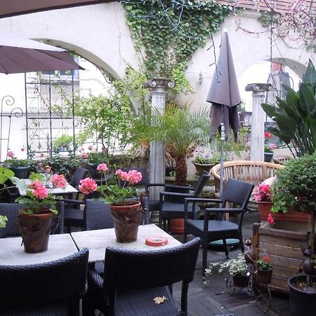 Hotel La Croix Blanche Montrichard Esterno foto
