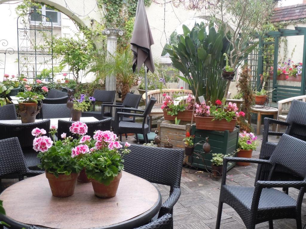 Hotel La Croix Blanche Montrichard Esterno foto