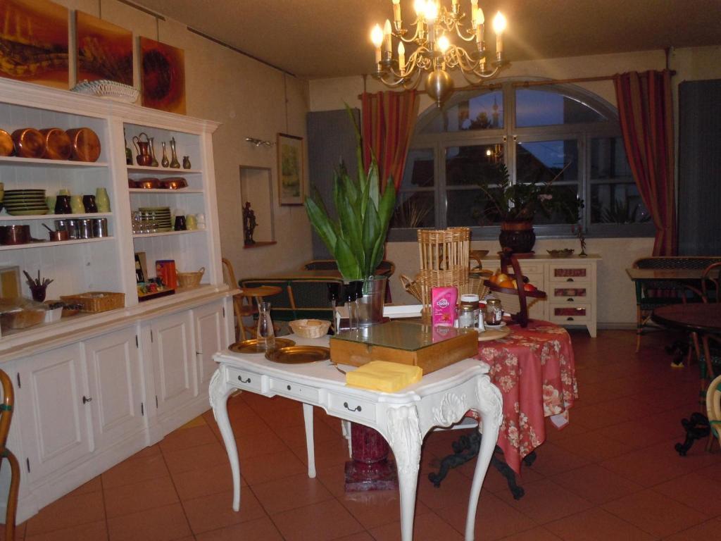 Hotel La Croix Blanche Montrichard Esterno foto