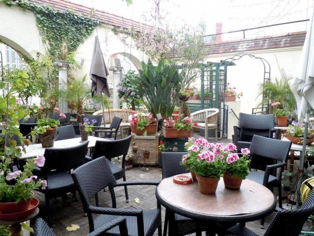 Hotel La Croix Blanche Montrichard Esterno foto